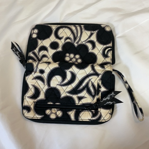 Vera Bradley Bi Fold Cotton Purse/Wallet/Wristlet - Picture 6 of 6